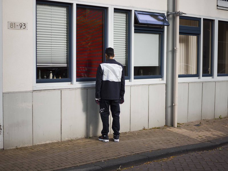 #04/11 Vincent Van De Waal & Violette Esmeralda - Patta