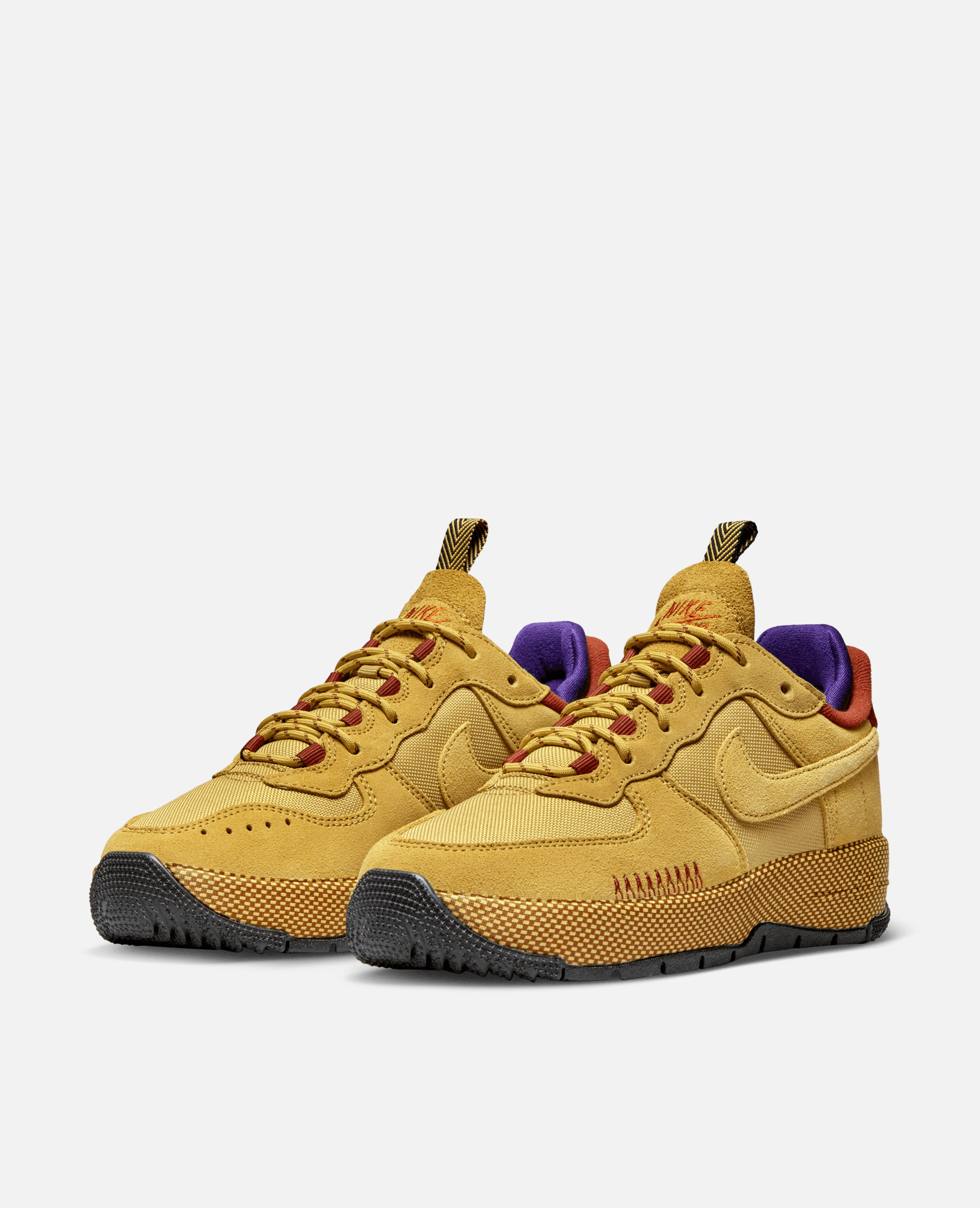 Nike air force hot sale 1 with gold