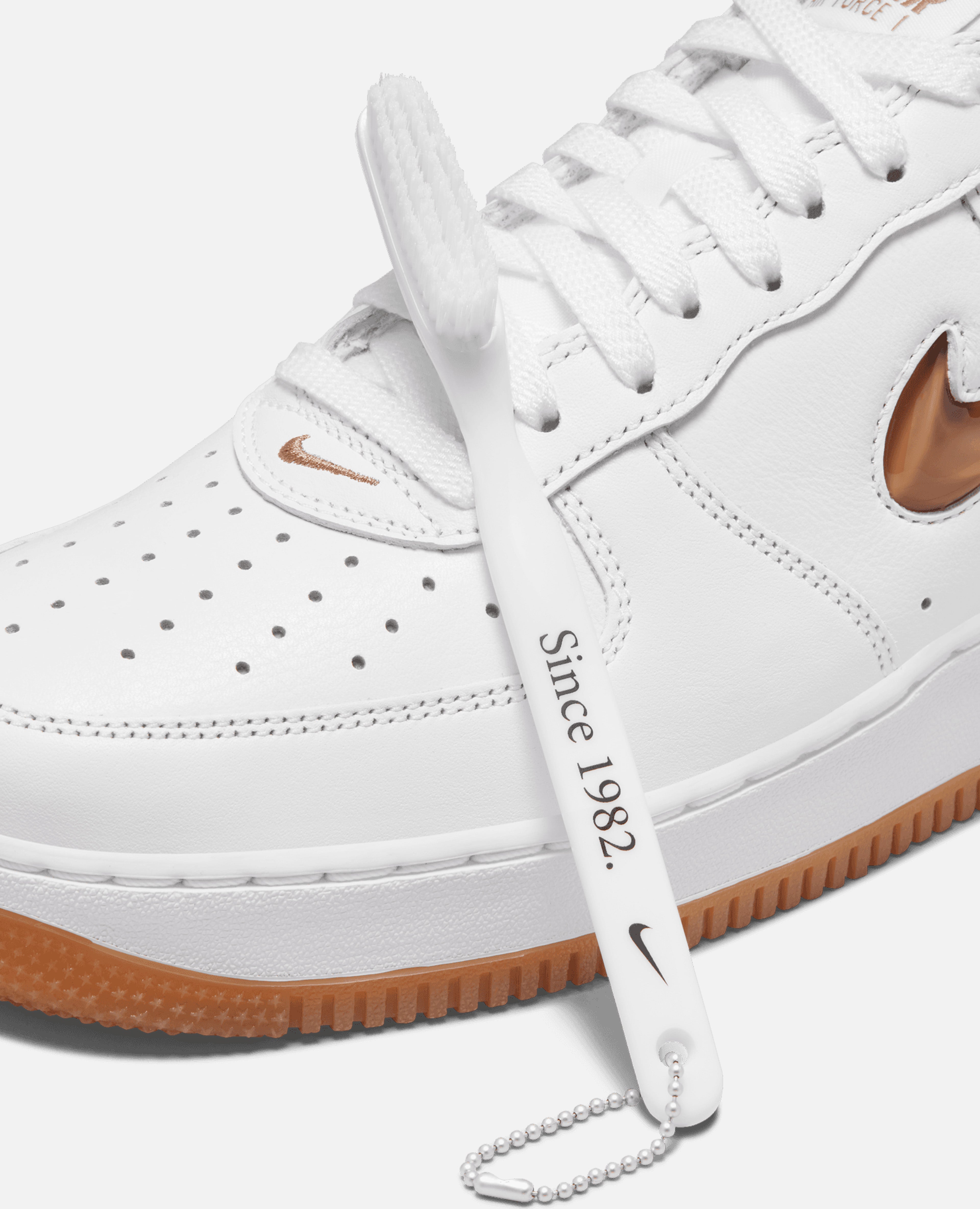 Nike air force clearance 1 white brown gum