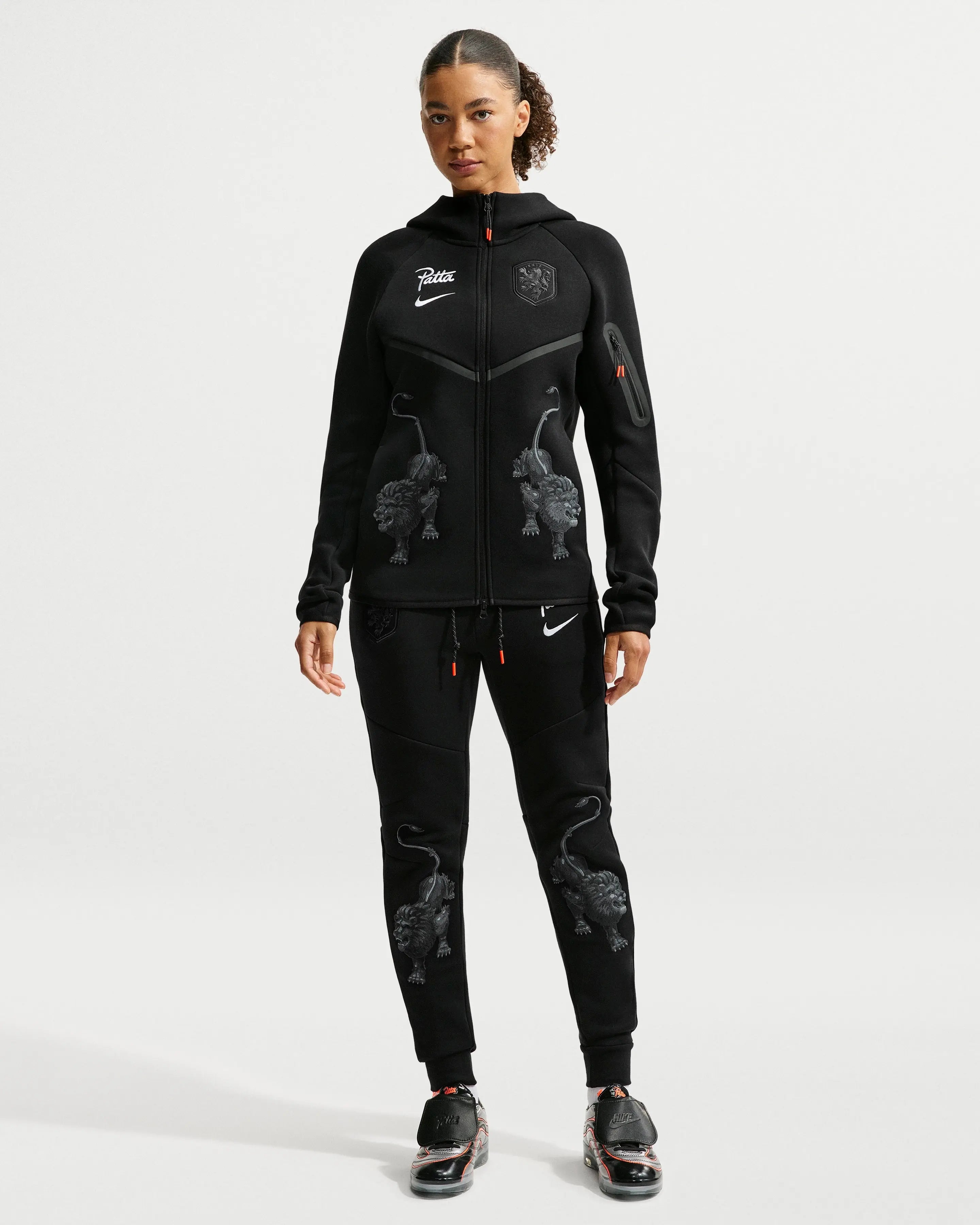 Knvx M Nike Tech Fleece Jggr (Black/White) (No Sponsor) - Patta