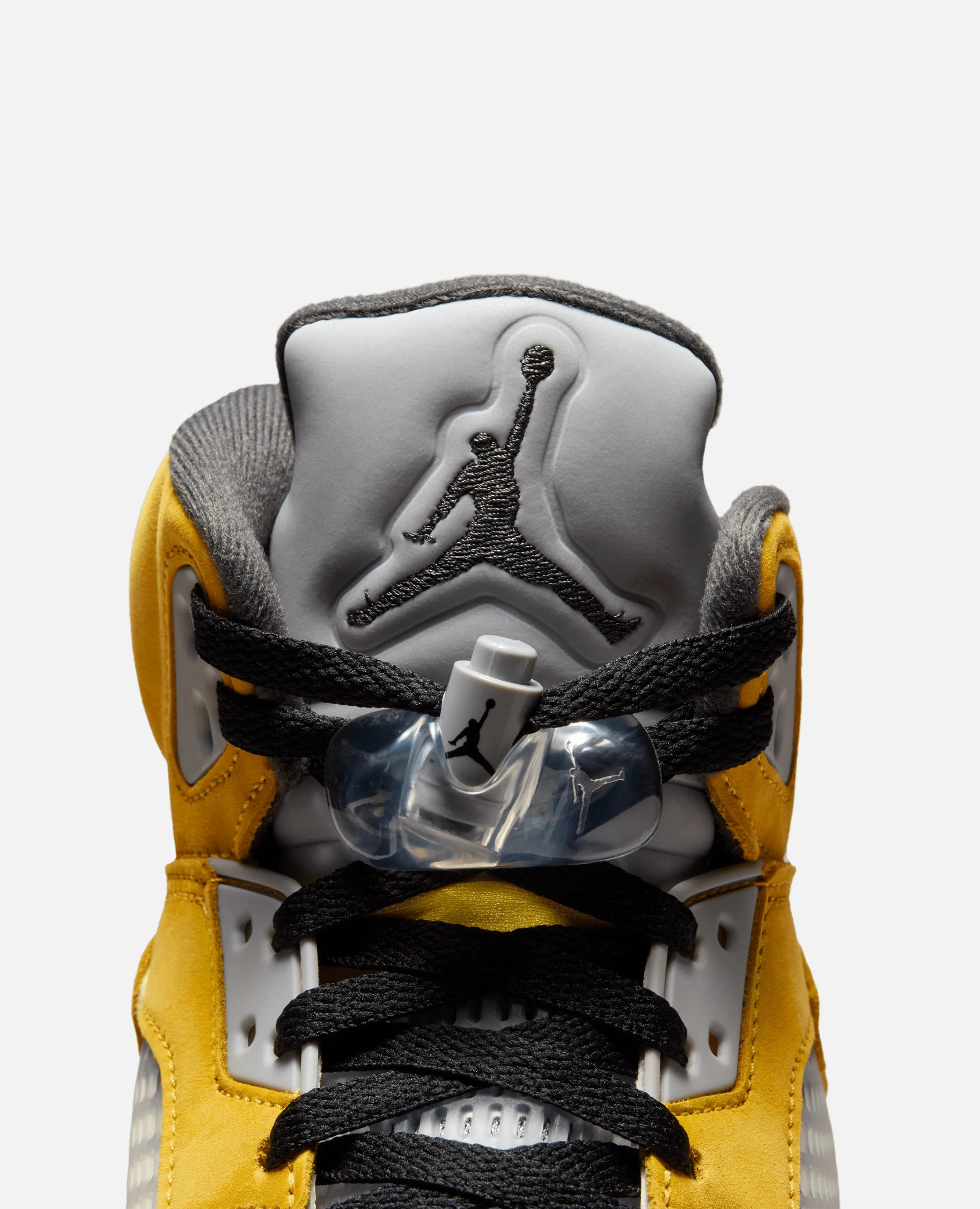 エアジョーダン5 レトロ　Varsity Maize and Wolf Grey AIR JORDAN 5 'Varsity Maize & Wolf Grey' #JORDANBRAND #air