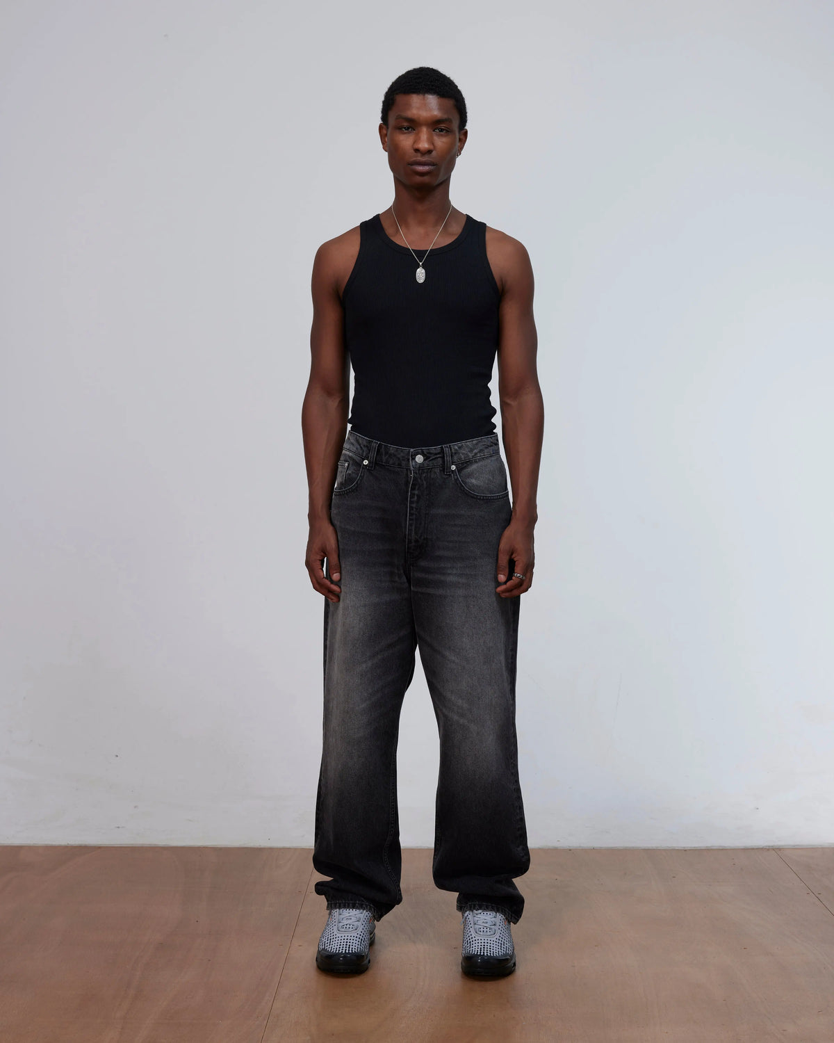 Patta Dark Dirty Whiskers Baggy Denim Pants (Black) Patta