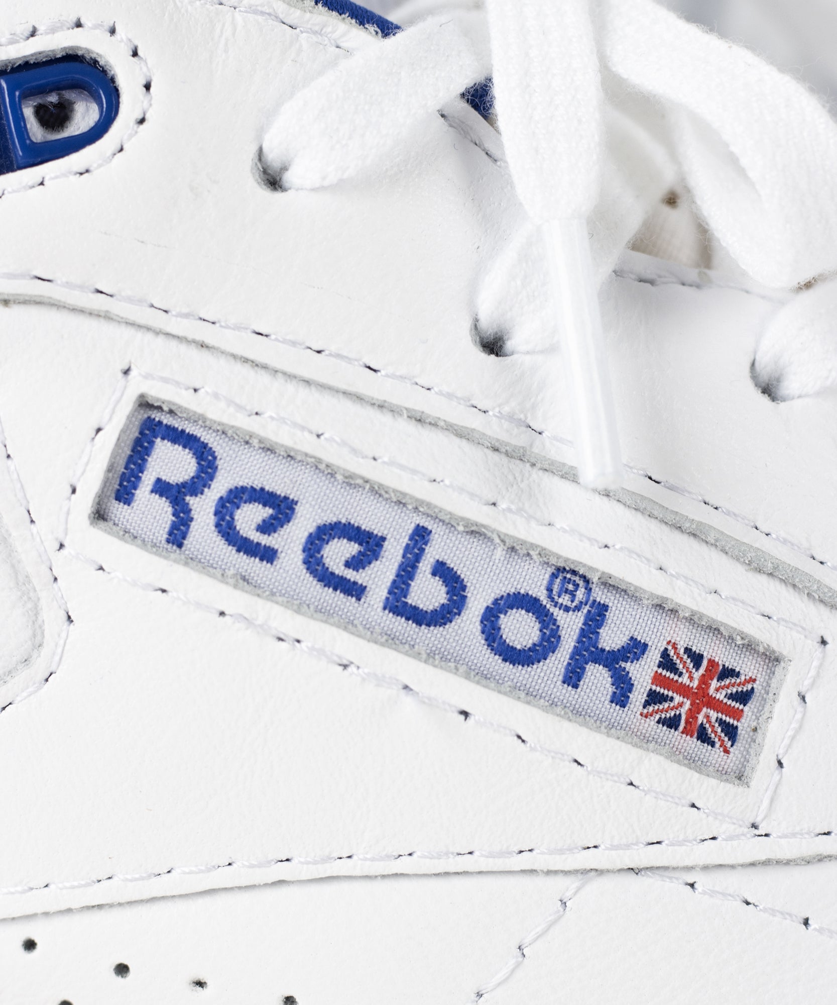 Reebok classic hot sale blue white